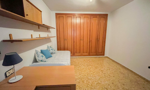 Resale - Apartment / flat - Alicante - Centro