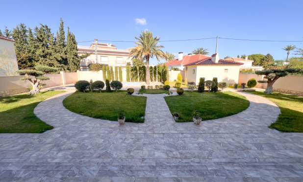 Resale - Villa - Orihuela Costa