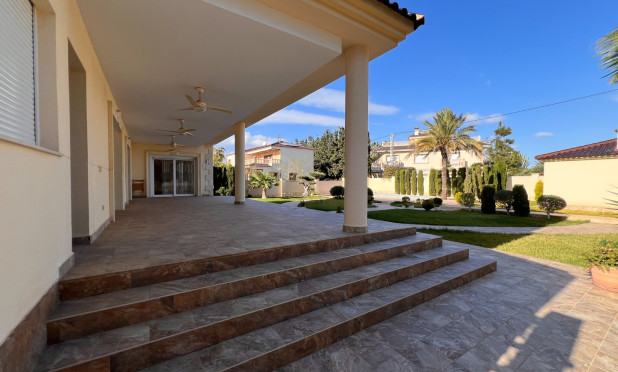 Resale - Villa - Orihuela Costa