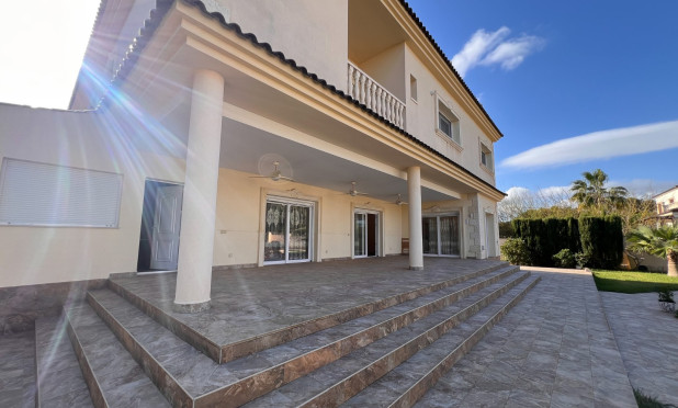 Resale - Villa - Orihuela Costa