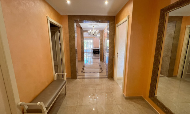 Resale - Villa - Orihuela Costa