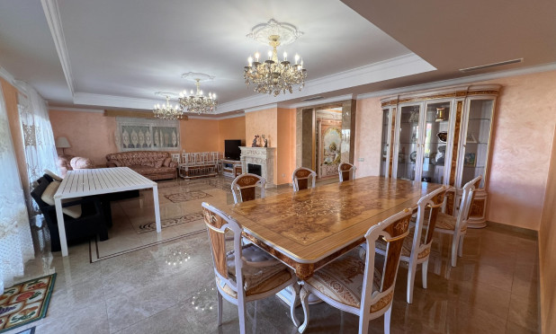 Resale - Villa - Orihuela Costa