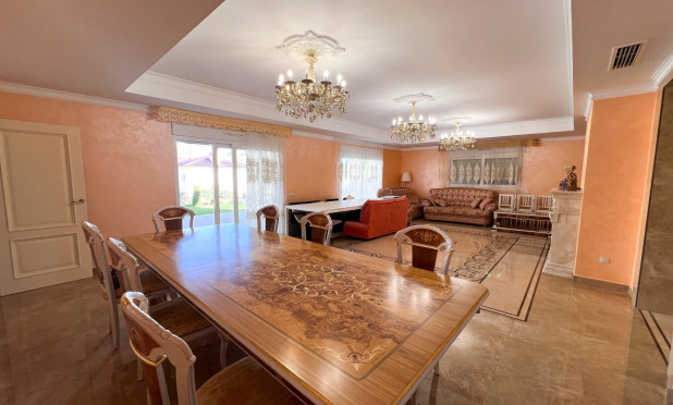 Resale - Villa - Orihuela Costa