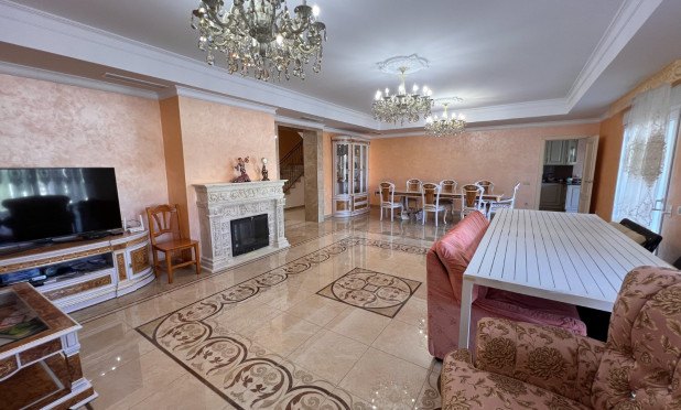 Resale - Villa - Orihuela Costa