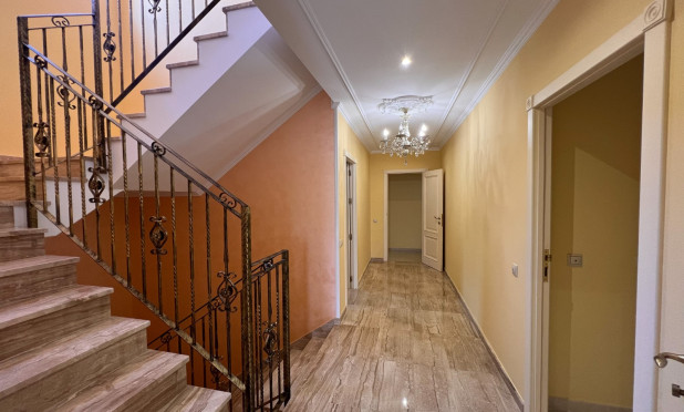 Resale - Villa - Orihuela Costa