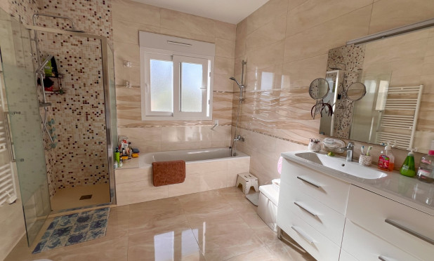 Resale - Villa - Orihuela Costa