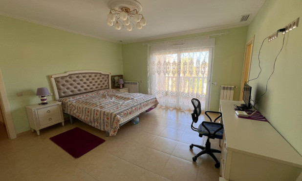Resale - Villa - Orihuela Costa