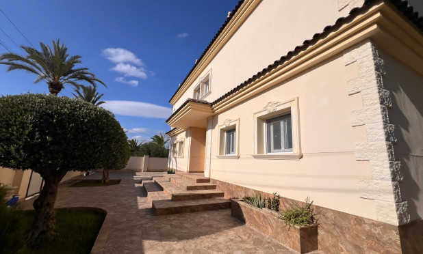 Resale - Villa - Orihuela Costa