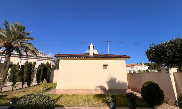 Resale - Villa - Orihuela Costa