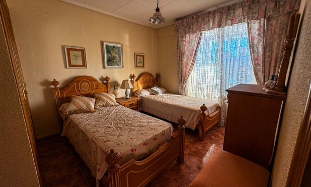 Resale - Apartment / flat - Santa Pola - Puerto
