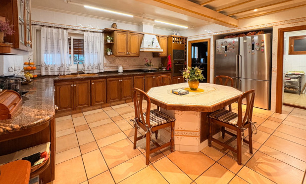 Resale - Finca / Country Property - Elche - Altzabares Alto
