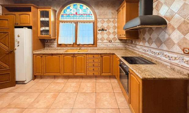 Resale - Finca / Country Property - Elche - Altzabares Alto