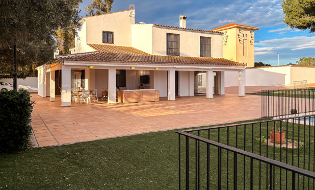 Resale - Villa - Santa Pola - El Poble Llevanti
