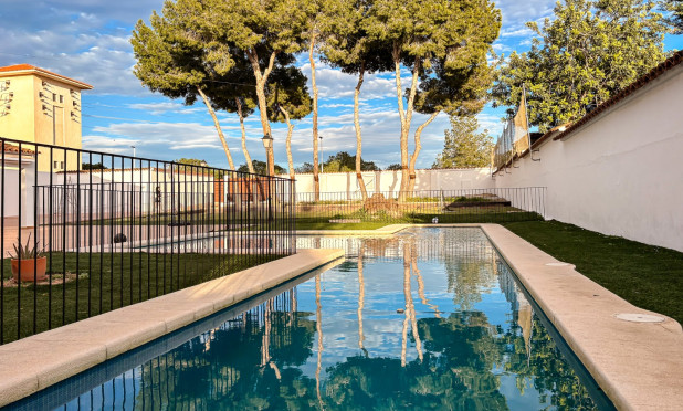 Resale - Villa - Santa Pola - El Poble Llevanti