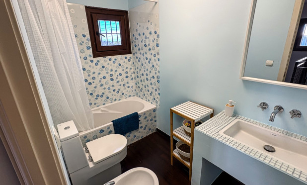 Resale - Villa - Santa Pola - El Poble Llevanti