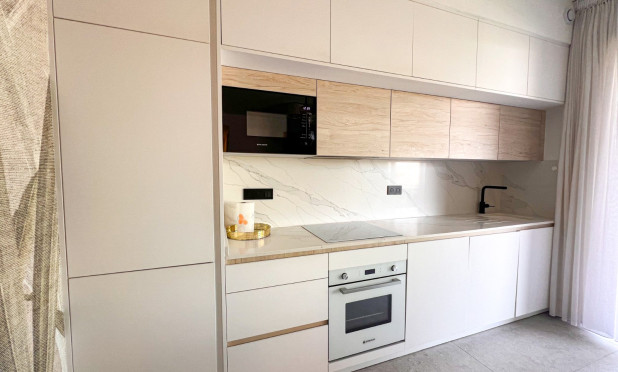 Resale - Apartment / flat - Guardamar del Segura - Urbanizaciones