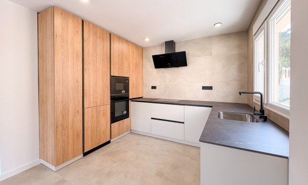 Resale - Semi-detached villa - El Campello - Pueblo Acantilado - Venta Lanuza