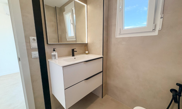 Resale - Semi-detached villa - El Campello - Pueblo Acantilado - Venta Lanuza