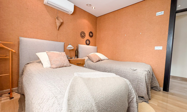 Resale - Villa - Guardamar del Segura - Guardamar Playa