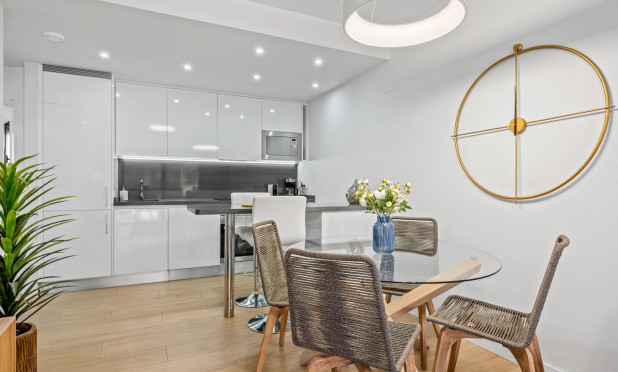 Resale - Apartment / flat - Orihuela Costa - Villamartín