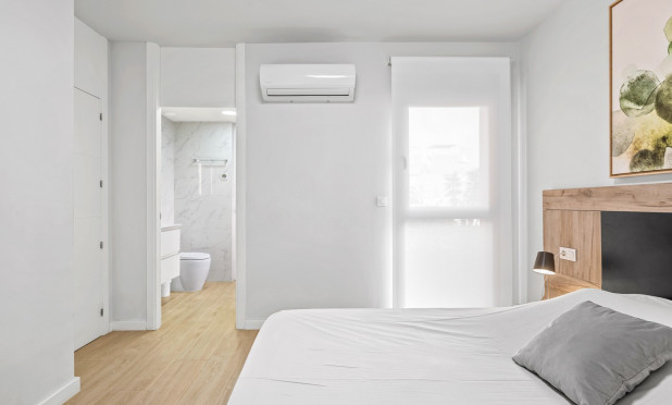 Resale - Apartment / flat - Orihuela Costa - Villamartín