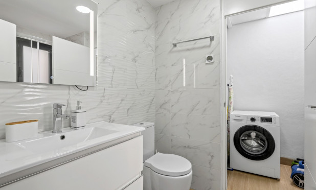 Resale - Apartment / flat - Orihuela Costa - Villamartín