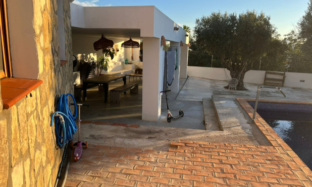 Resale - Villa - Benissa