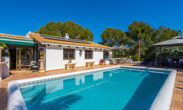 Resale - Villa - Orihuela - Orihuela Costa