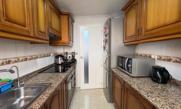 Resale - Apartment / flat - Torrevieja - Centro