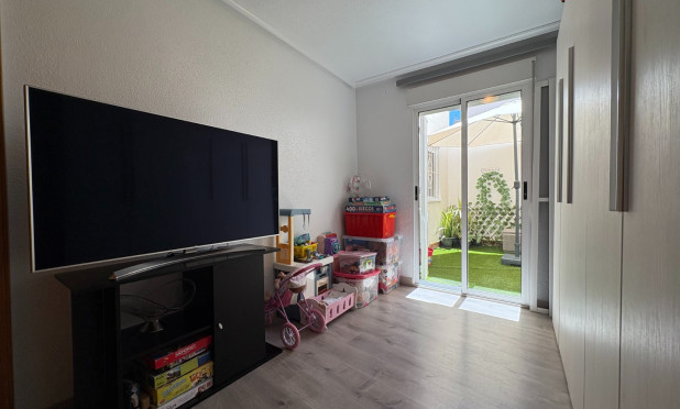 Resale - Apartment / flat - Torrevieja - Centro