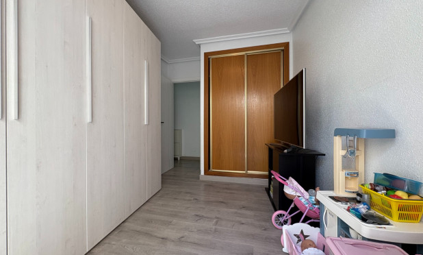 Resale - Apartment / flat - Torrevieja - Centro