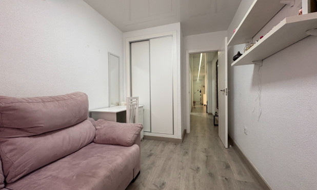 Resale - Apartment / flat - Torrevieja - Centro
