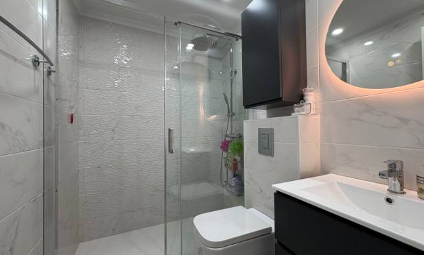 Resale - Apartment / flat - Torrevieja - Centro