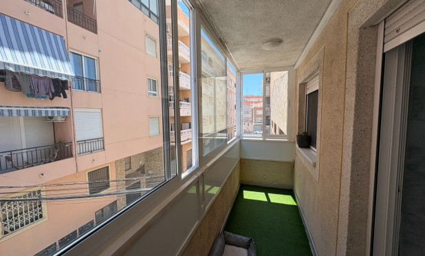 Resale - Apartment / flat - Torrevieja - Centro