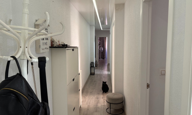 Resale - Apartment / flat - Torrevieja - Centro