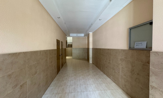Resale - Apartment / flat - Torrevieja - Centro