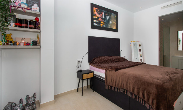 Resale - Villa - Rojales