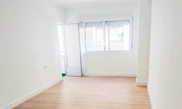 Herverkoop - Appartement / flat - Torrevieja - Centro