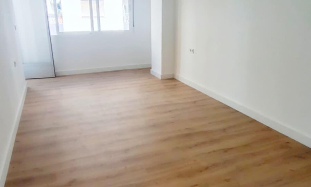 Herverkoop - Appartement / flat - Torrevieja - Centro