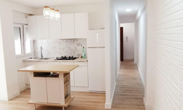 Herverkoop - Appartement / flat - Torrevieja - Centro