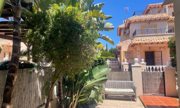 Resale - Villa - Orihuela Costa - La Regia