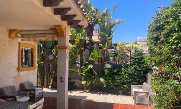 Resale - Villa - Orihuela Costa - La Regia