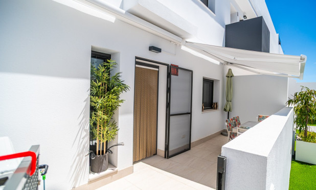 Resale - Apartment / flat - Torrevieja - Los Balcones