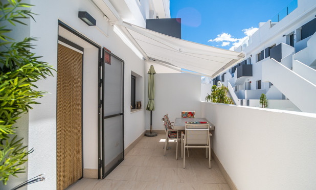 Resale - Apartment / flat - Torrevieja - Los Balcones
