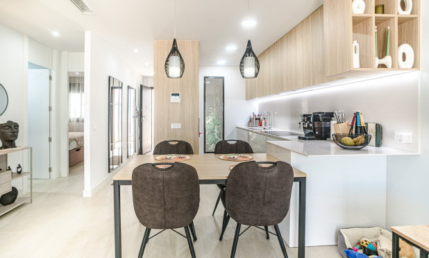 Resale - Apartment / flat - Torrevieja - Los Balcones