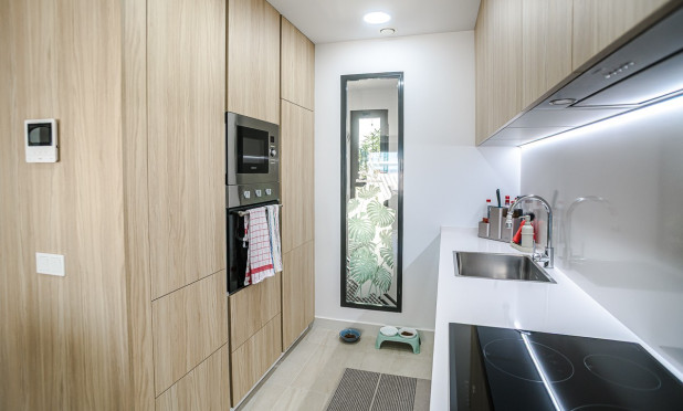 Resale - Apartment / flat - Torrevieja - Los Balcones
