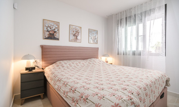 Resale - Apartment / flat - Torrevieja - Los Balcones