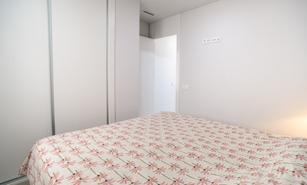 Resale - Apartment / flat - Torrevieja - Los Balcones