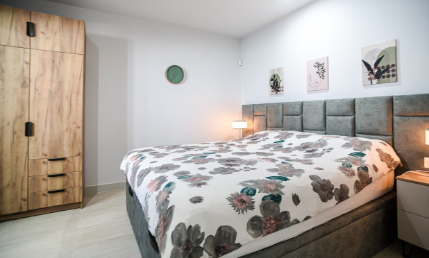 Resale - Apartment / flat - Torrevieja - Los Balcones