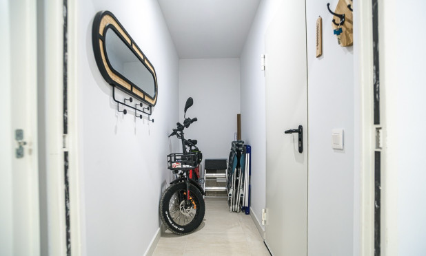 Resale - Apartment / flat - Torrevieja - Los Balcones